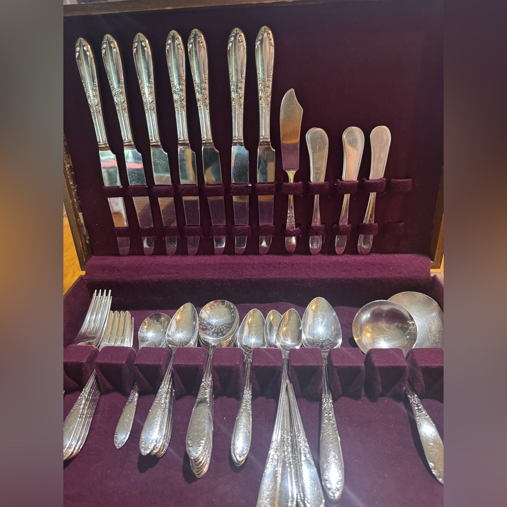 King Edwards Silverplate Flatware Set